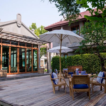 Chu Hotel Chiang Mai Exteriör bild